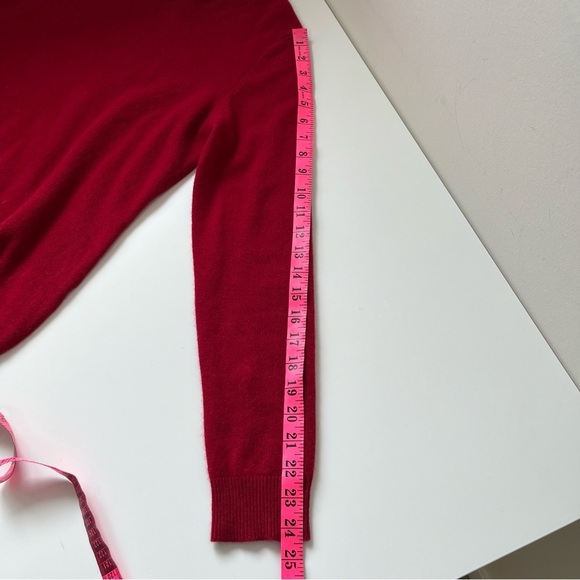 Lord & Taylor 100% Cashmere Crewneck Sweater In Ruby Red Size Small - Picture 12 of 12